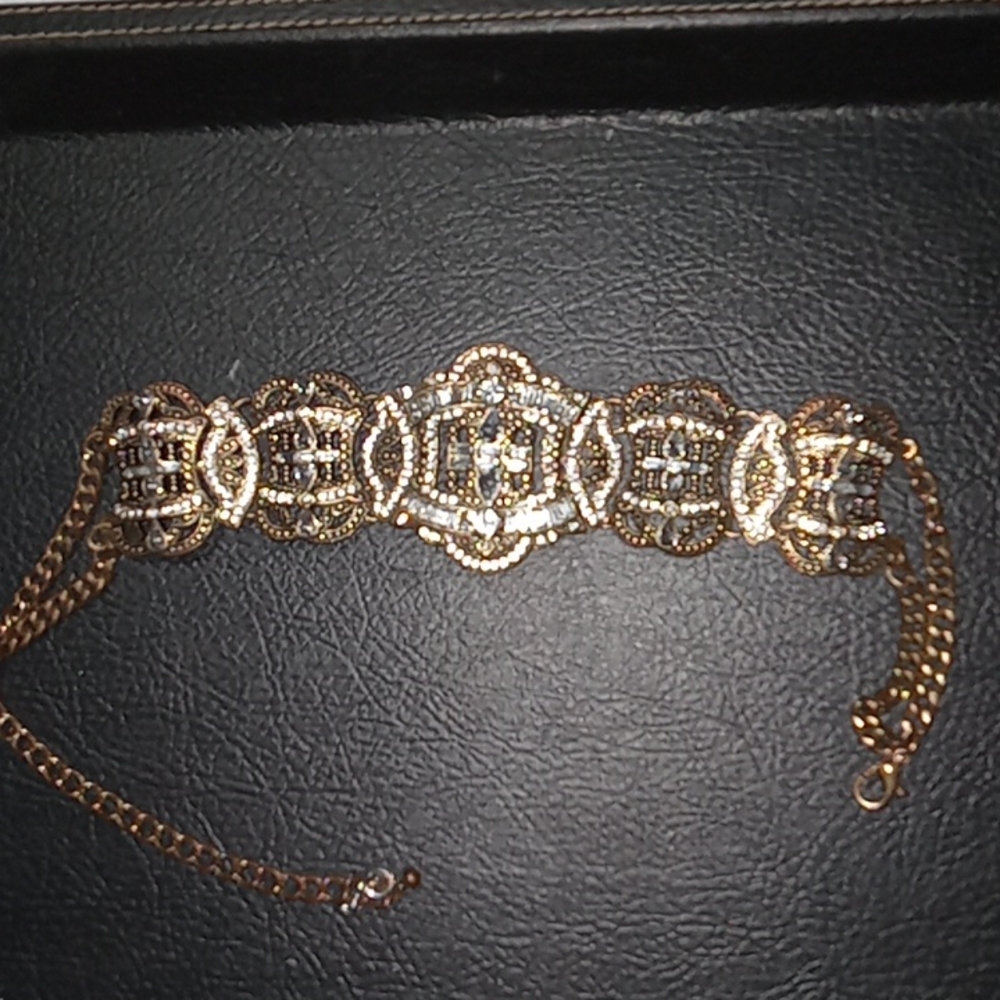 Gold and diamond choker necklace